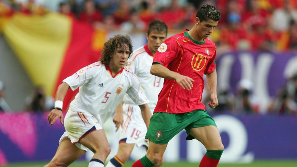 Cristiano Ronaldo jovem a jogar com a camisola da selecção nacional de portugal