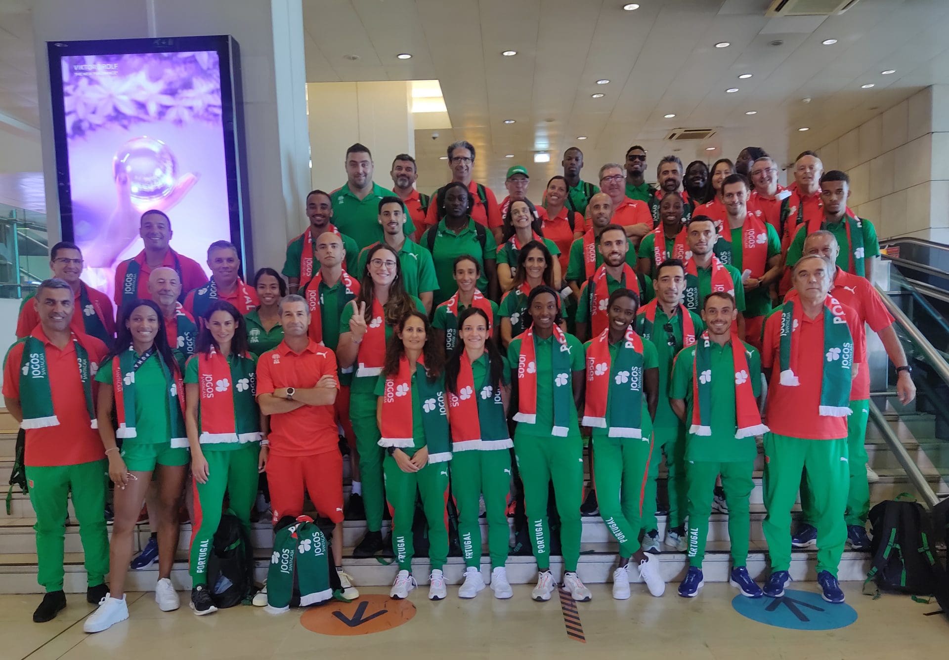 foto de grupo dos atletas portugueses no campeonato europeu de atletismo em munique em 2022