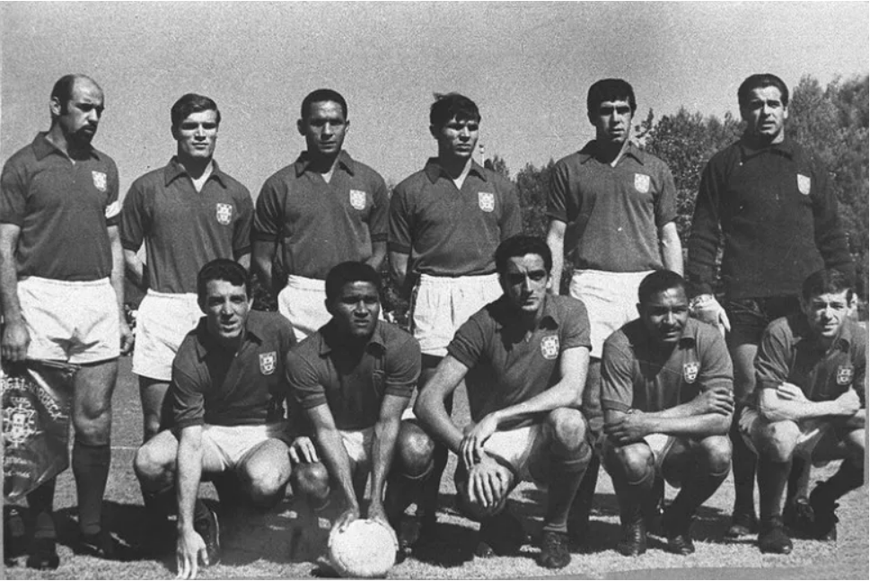 foto de grupo de “Os Magriços” antes do Mundial de futebol de 1966