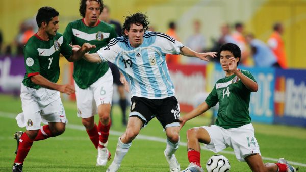 Messi jogador da selecção da Argentina no Mundial de Futebol de 2002