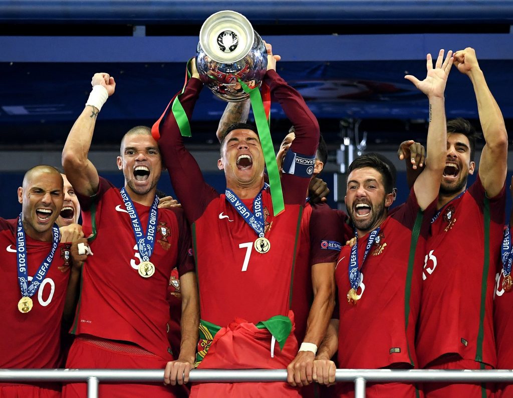 ℂ𝕆ℕ𝕋𝔸𝔾𝔼𝕄 𝔻𝔼ℂℝ𝔼𝕊ℂ𝔼ℕ𝕋𝔼 ⏳O Mundial de - Seleções de Portugal