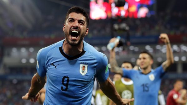 Luis Suarez jogador da selecção do Uruguai a celebrar um golo frente a Portuga no Mundial