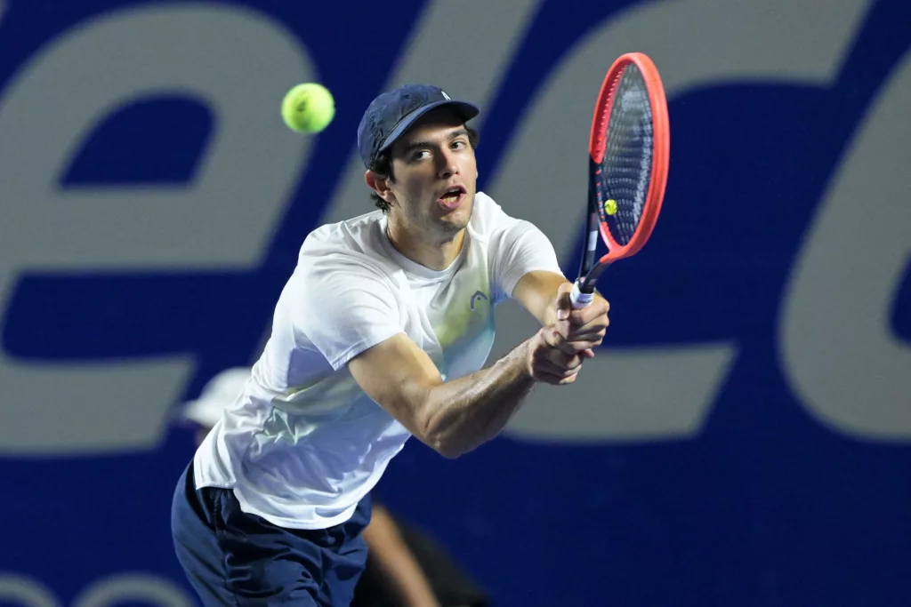 tenista português Nuno Borges numa partida de ténis