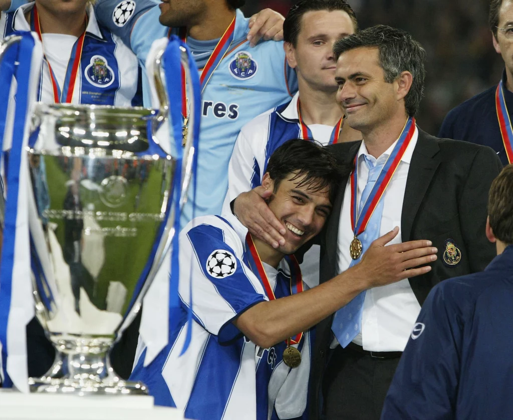 conquista da Champions pelo FC Porto, equipa de José Mourinho